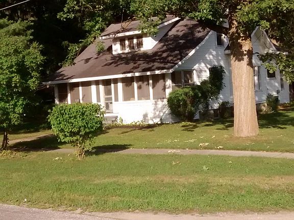 2nd image of 200 N Cedar St