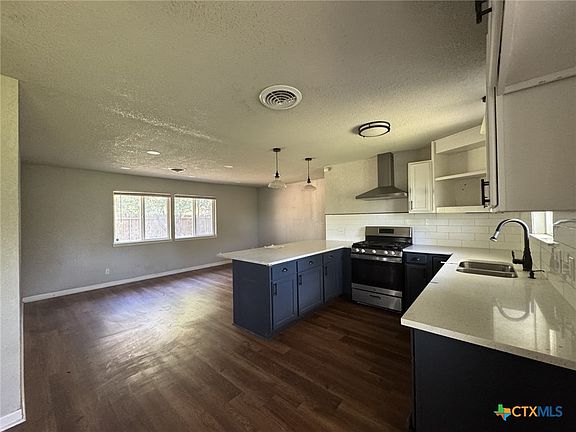 2nd image of 1517 Westover Dr