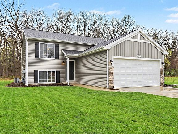 3rd image of 17803 Bluff Dr