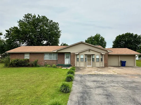705 W 3rd St, Skiatook, OK 74070