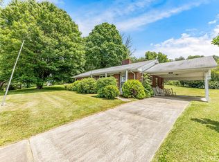 247 Pineola St, Burnsville, NC 28714