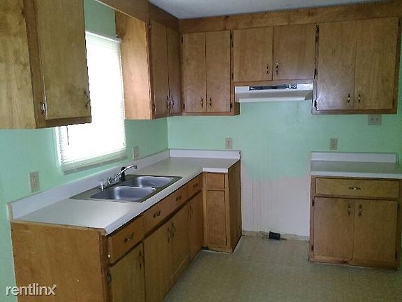 3rd image of 108 Warren Ave #B