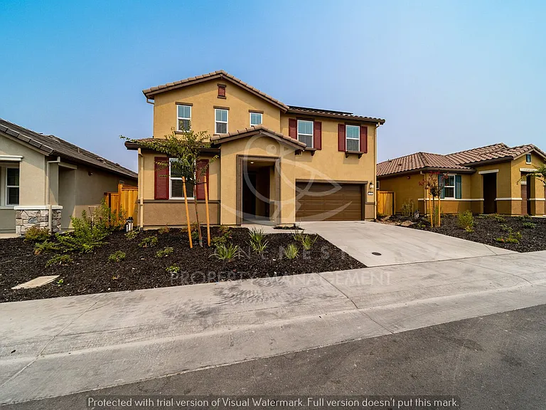 638 Valencia St — Photo 3