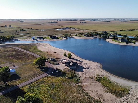 4th image of 4 Lakeside Dr