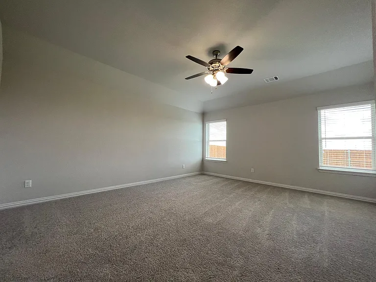 684 Avalon Dr — Photo 13