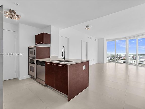 4th image of 1900 N Bayshore Dr APT 3216
