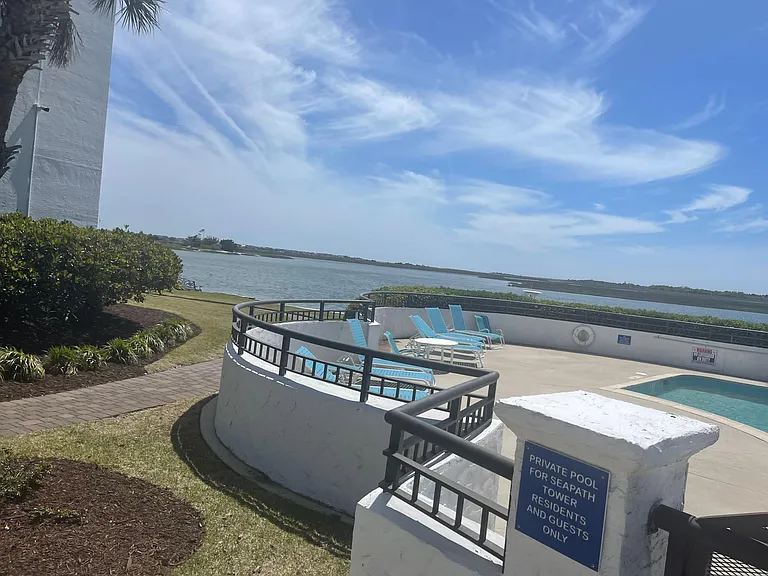322 Causeway Dr #306 — Photo 43