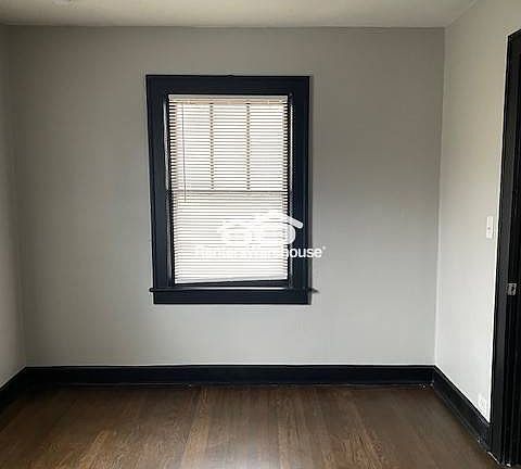 5th image of 576 S Oxford Ave