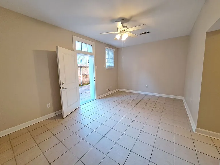 1400 Gov. Nicholls — Photo 19
