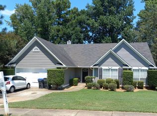 2815 Camelot Woods Dr, Lawrenceville, GA 30044