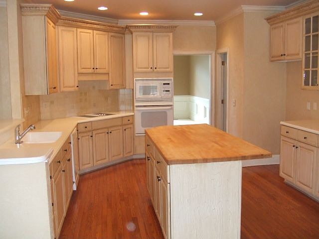 2nd image of 324 Deerwood Ct