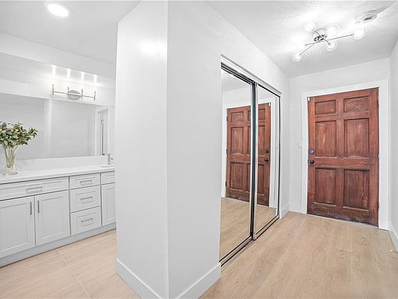 4th image of 1741 Granville Ave APT 101