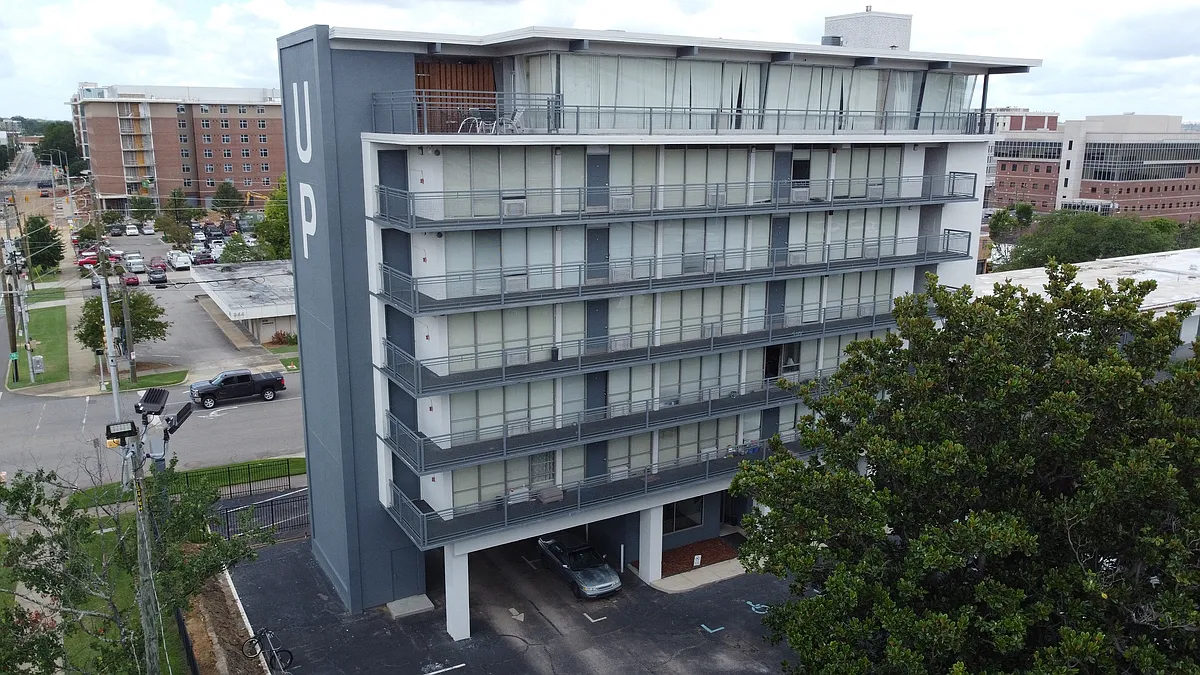 Building Photo - University Place