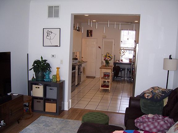 LR view to Kitchen