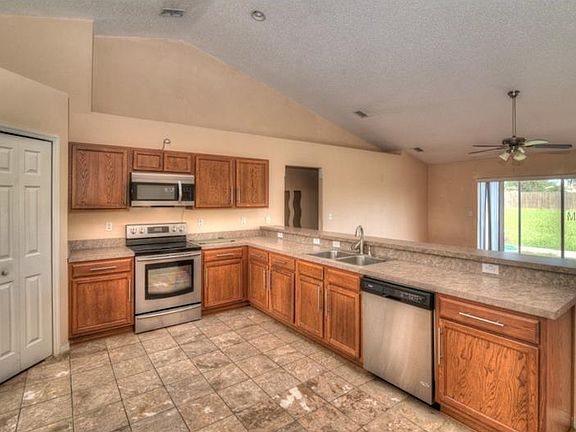4th image of 148 Sanderling Dr