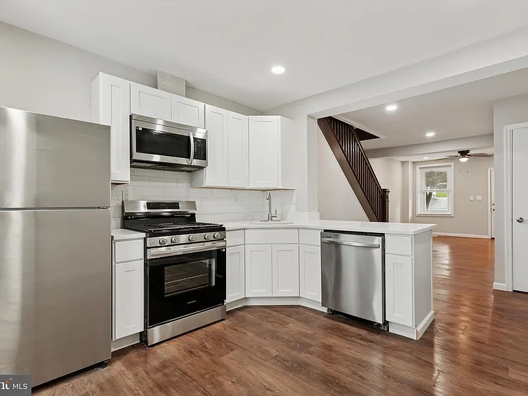 232 Main St — Photo 2