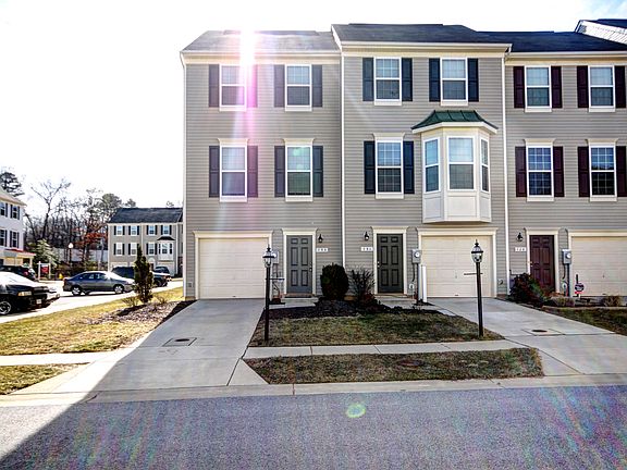3rd image of 733 Elias Way