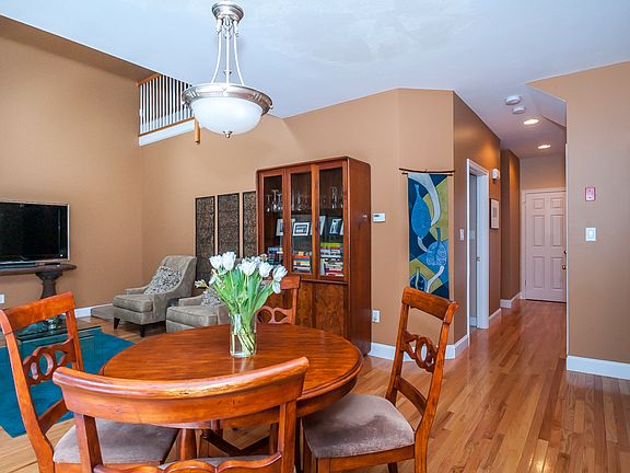 4th image of 65 Woodland Park Dr
