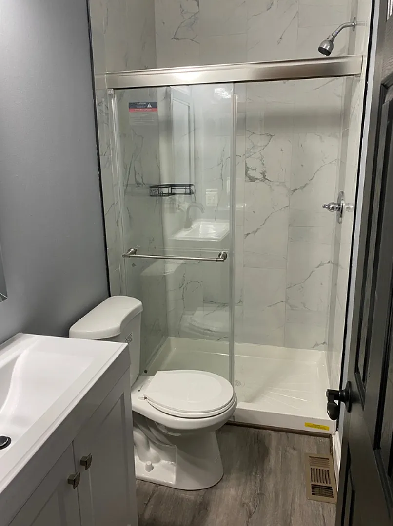 529 S Longwood St $550 Private Room (Shared Bath) — Photo 3