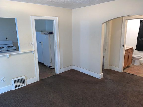 3rd image of 870 Bertha Ave