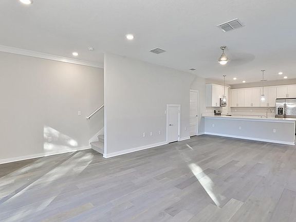 5th image of 2704 W Gray St #A