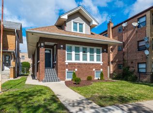 6 Le Moyne Pkwy, Oak Park, IL 60302