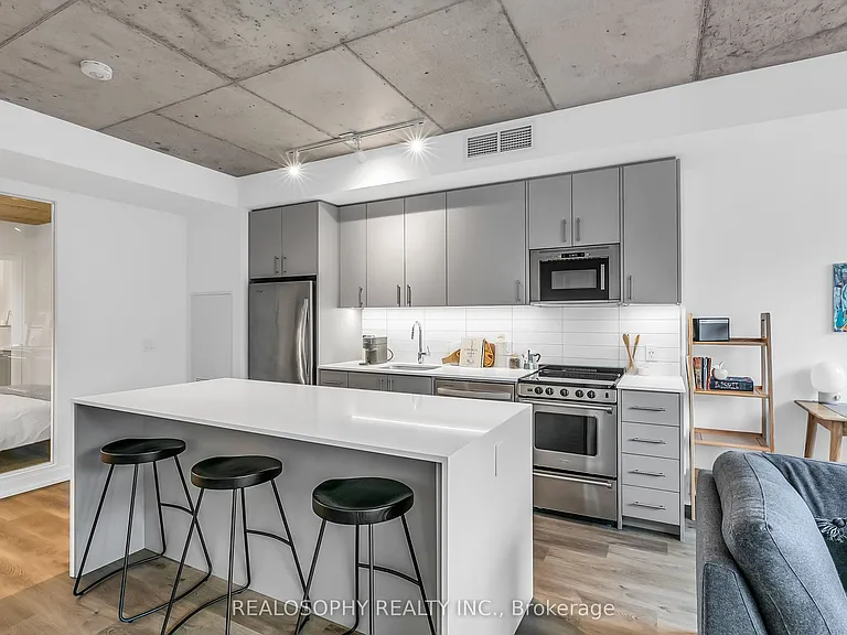 115 Larchmount Ave #210 — Photo 3