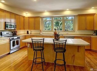 5565 NE 87th St, Kenmore, WA 98028