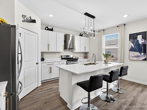 5th image of 1571 Middleton Rd