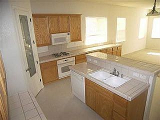 5th image of 3570 Valley Oak Dr
