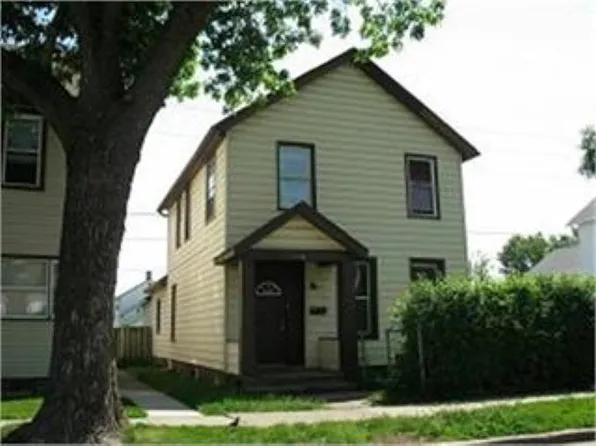 2150 Jackson St, Dubuque, IA 52001