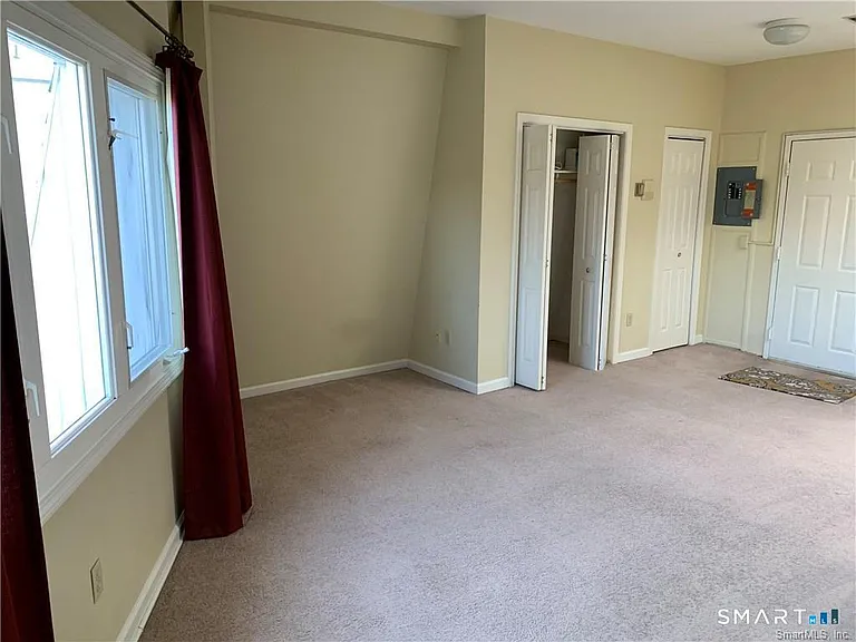 226 Kings Hwy E #3 — Photo 4