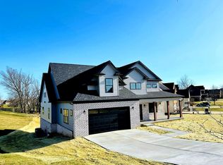206 Lakeside Dr, Georgetown, KY 40324