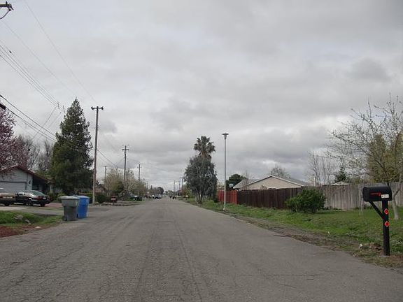 4th image of 4215 Marysville Blvd