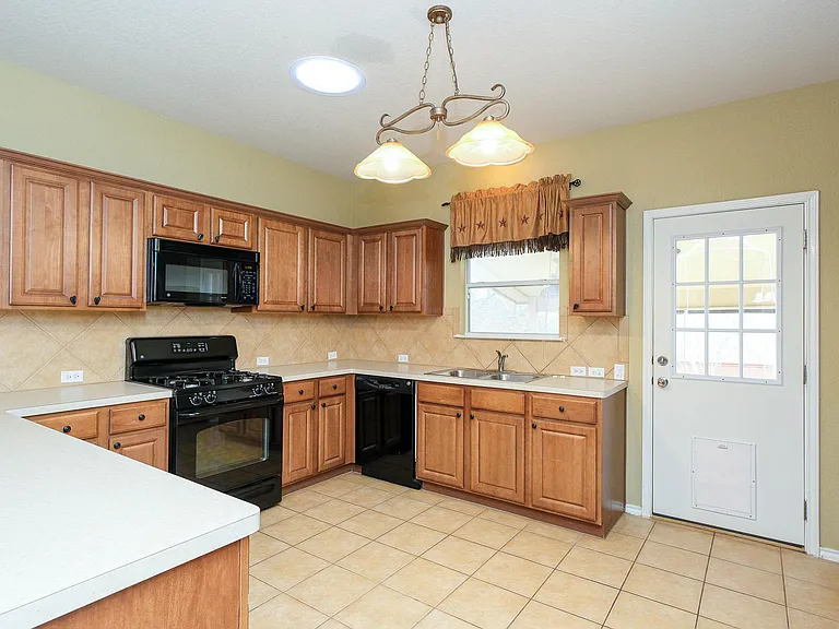 10312 Lone Pine Ln — Photo 7
