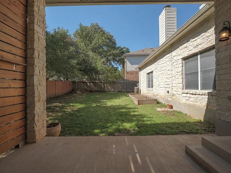 5709 Pecanwood Ln — Photo 33