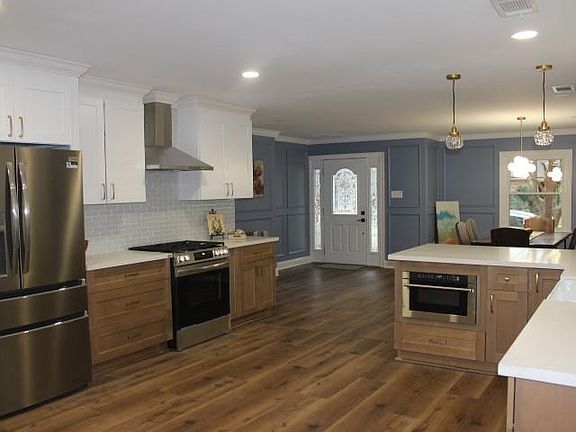 3rd image of 3505 Metairie Ct