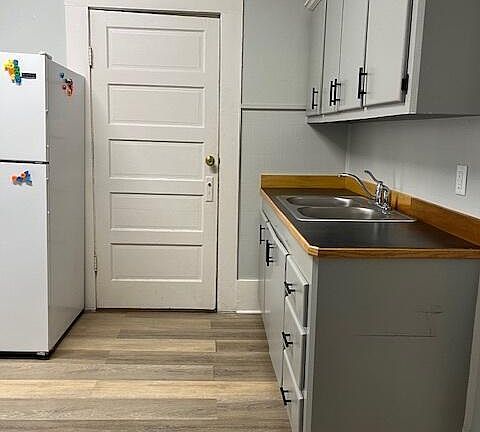 3rd image of 315 Kentucky Ave