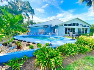 1025 Mansfield Rd, Tavares, FL 32778