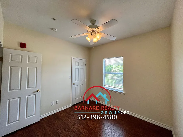 524 S. LBJ — Photo 14