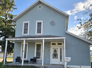 314 E 4th St, Vinton, IA 52349