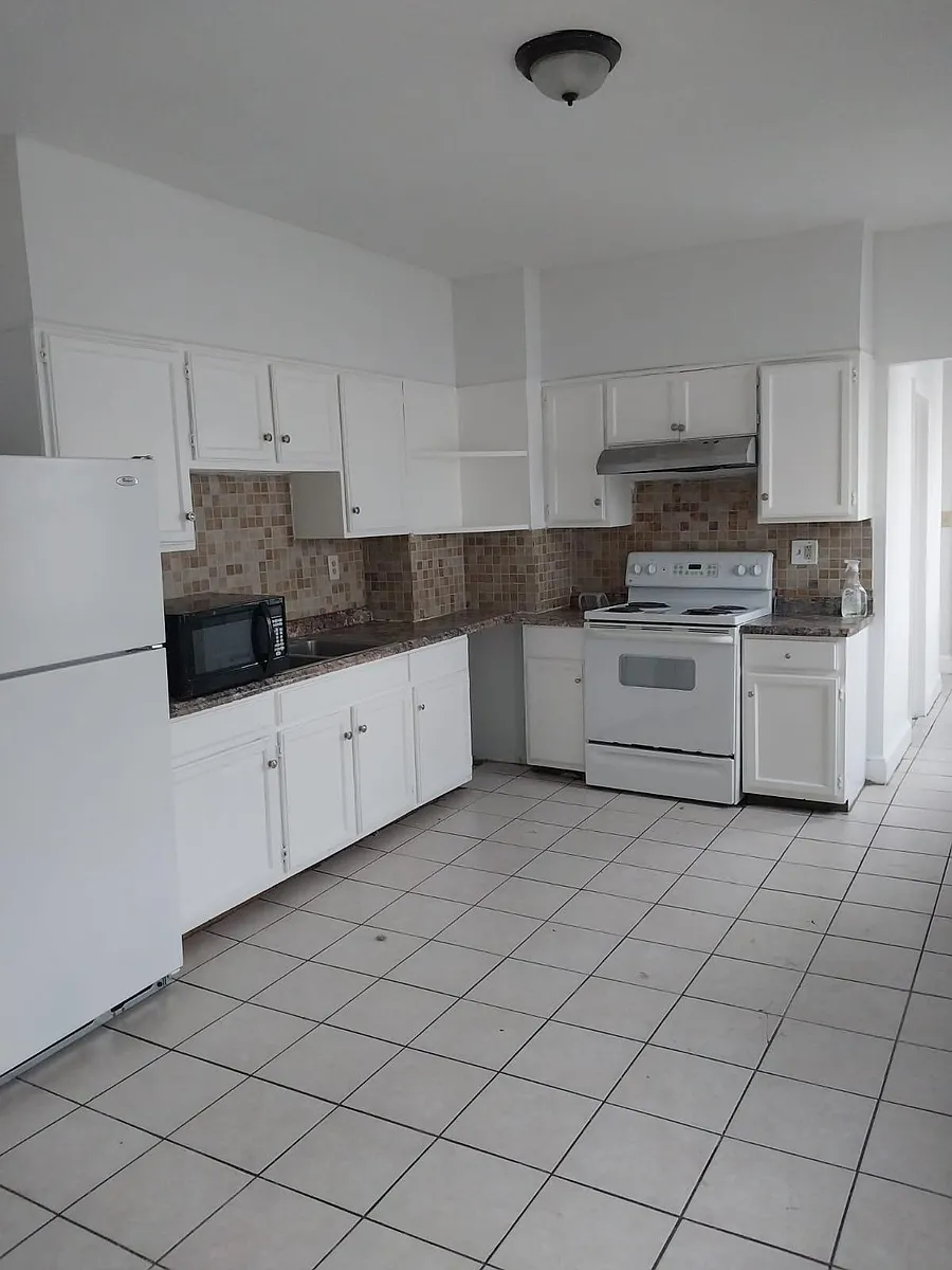 Building Photo - 470 S Main St #2B