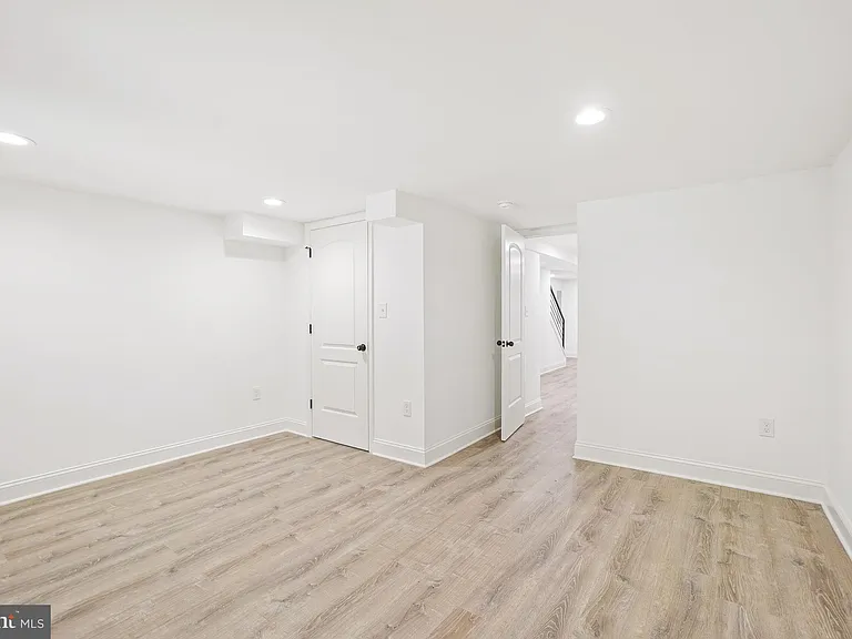 1529 Isherwood St NE — Photo 26