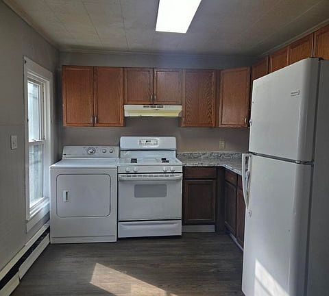 4th image of 2513-2515 N Main Ave #2