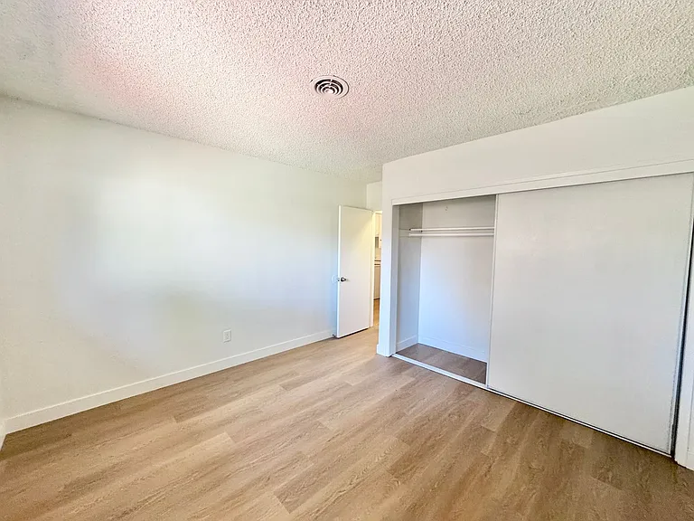 Garden Walk Apartments — Photo 18