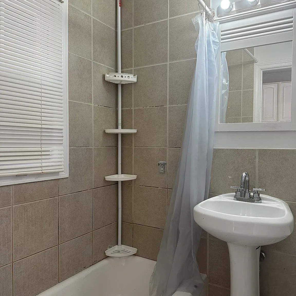 2 bed, 720 sqft, $1,800 — Photo 4