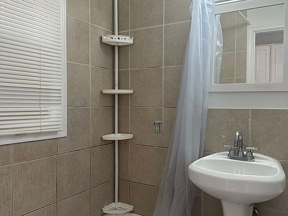 4th image of 68 Union St APT 3