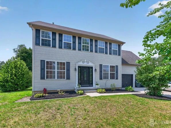 836 Rosetree Dr, Williamstown, NJ 08094