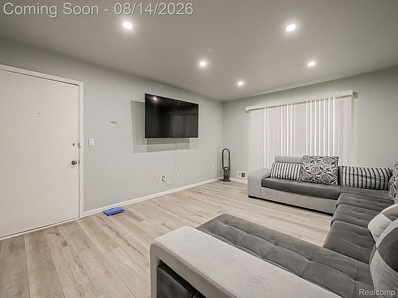 2nd image of 29101 Hayes Rd
