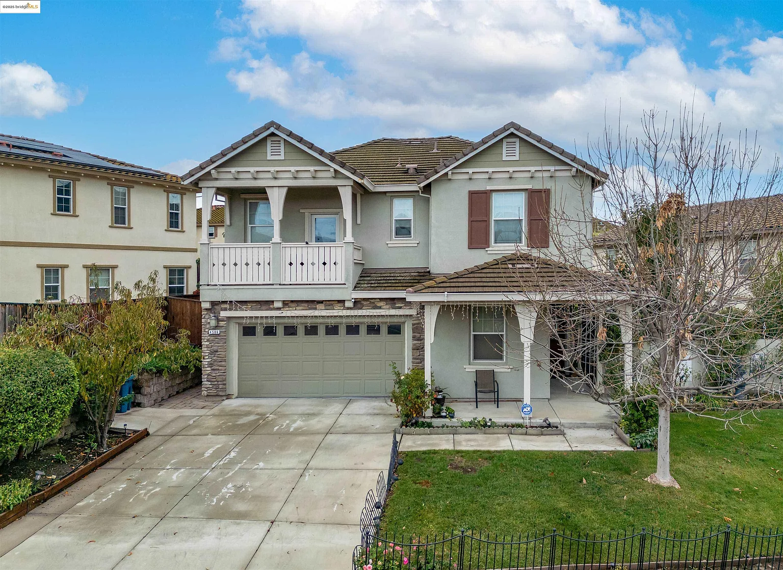 4586 Donegal Way photo 1